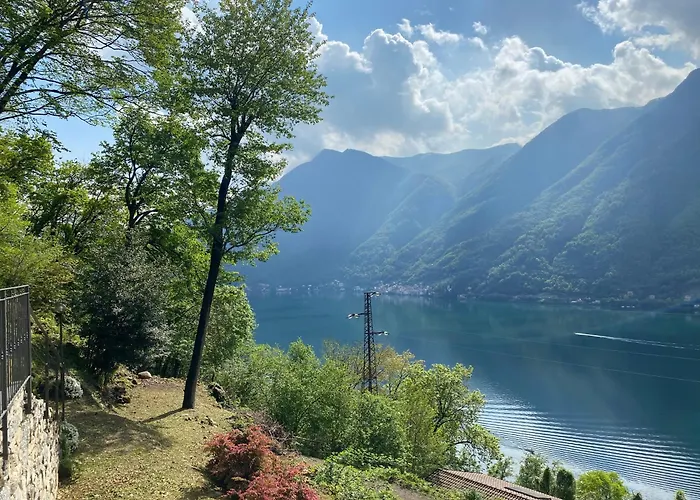 Tra Lago E Montagna Baita La Morena